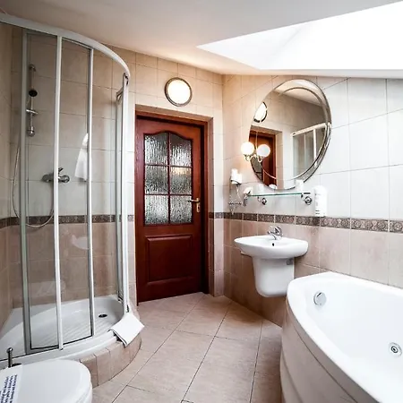 Piwnica Rycerska Kety Apartment *