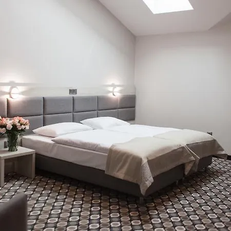 Piwnica Rycerska * קאוטי